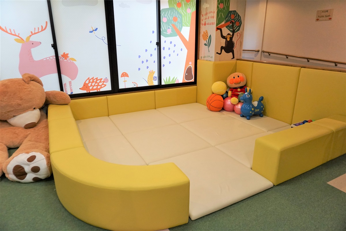 おもちゃやぬいぐるみも豊富で楽しめます