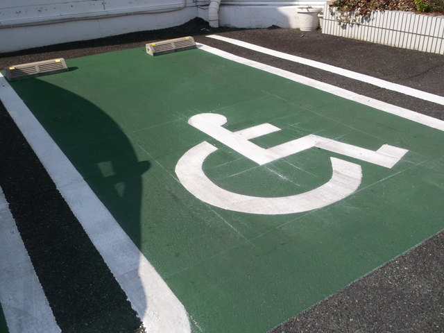 車イス用駐車場
