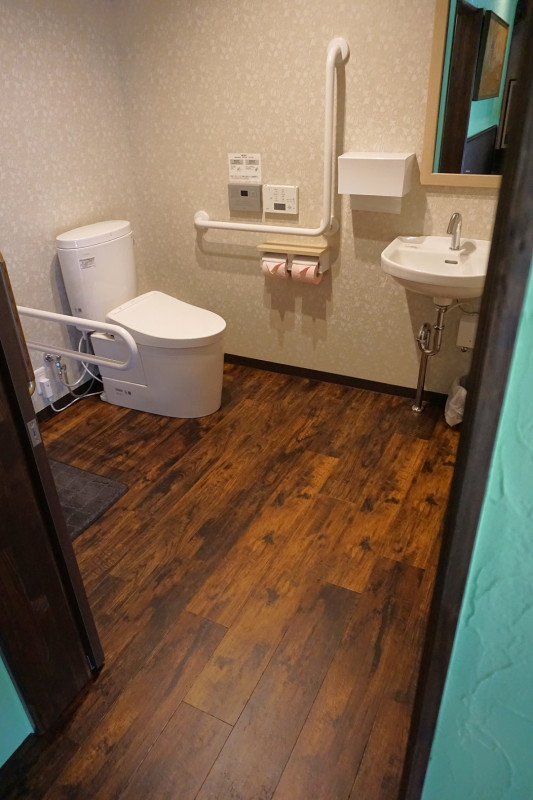 車いす対応トイレ