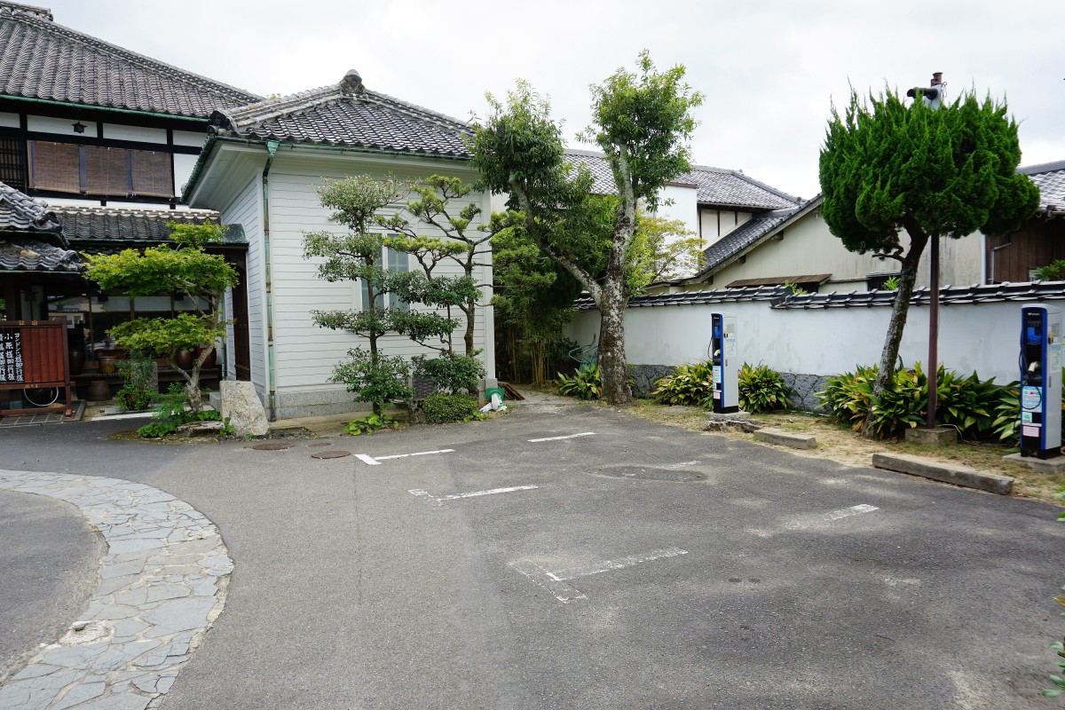 玄関前にも駐車場あり