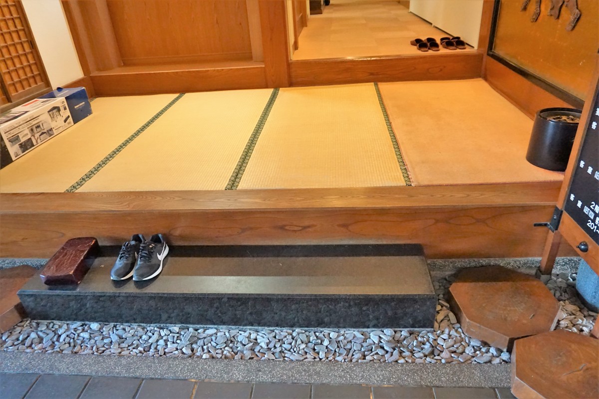 玄関内(段差あり)