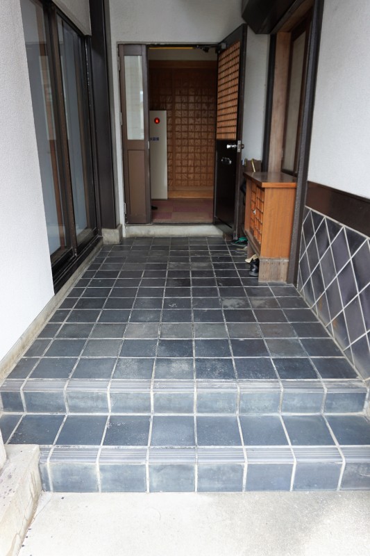 中玄関(簡易スロープ対応可能)