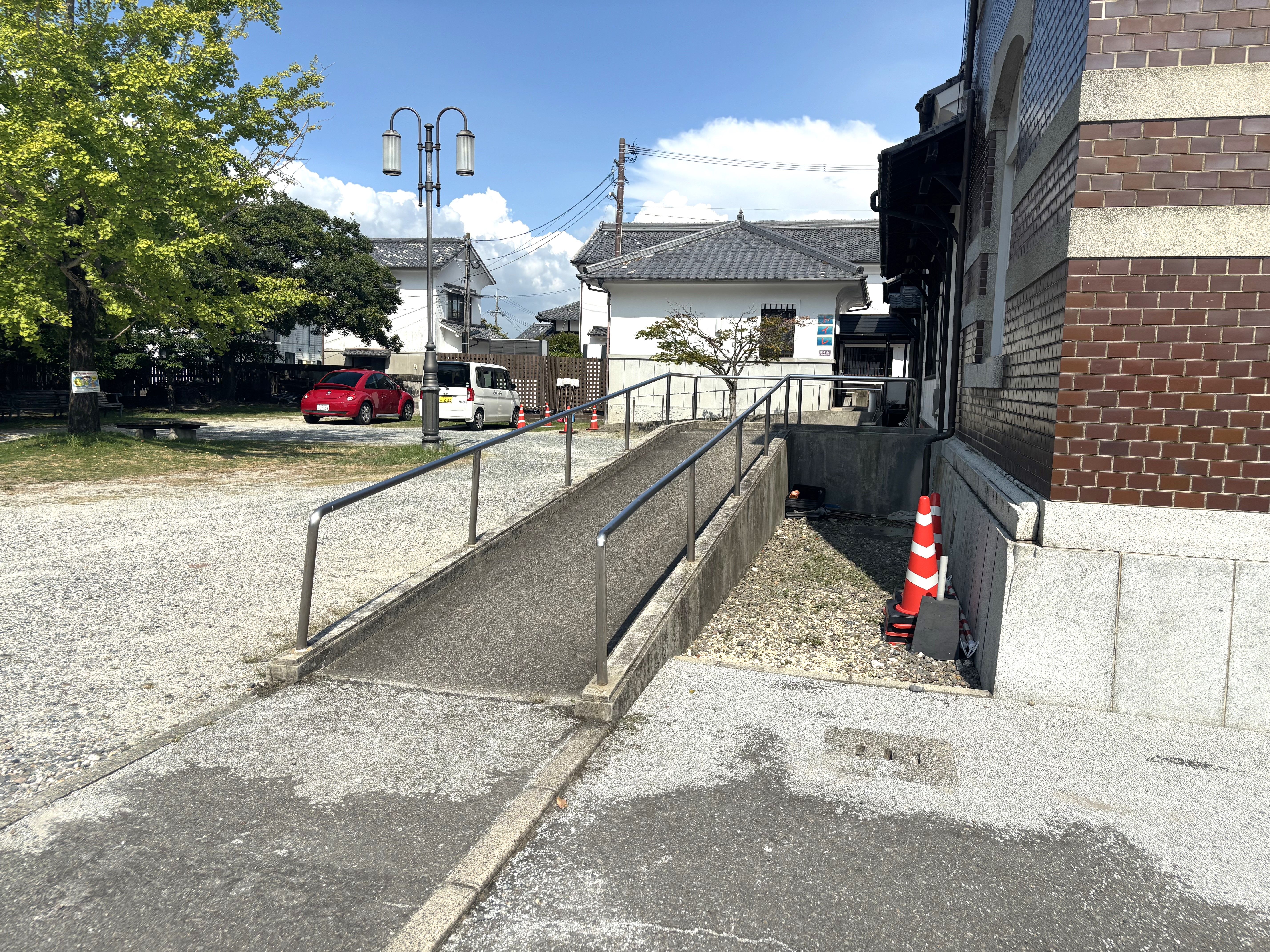 スロープがあるので、段差なく入店できます