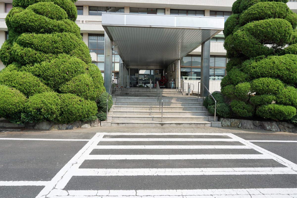 駐車場から庁舎まで