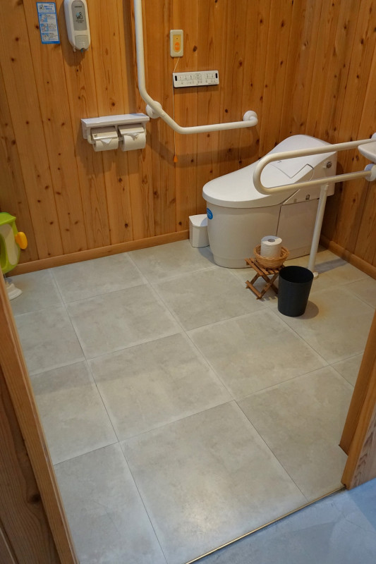 車いす対応トイレ