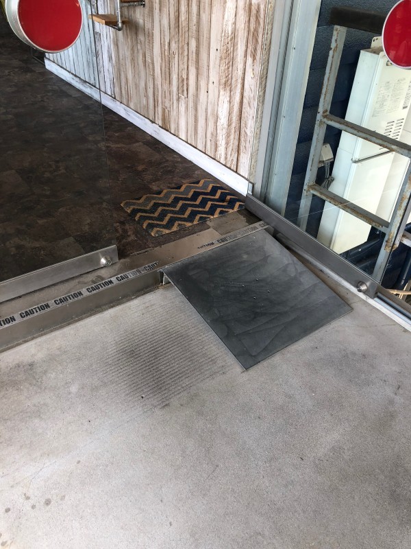 段差あり→スロープ設置