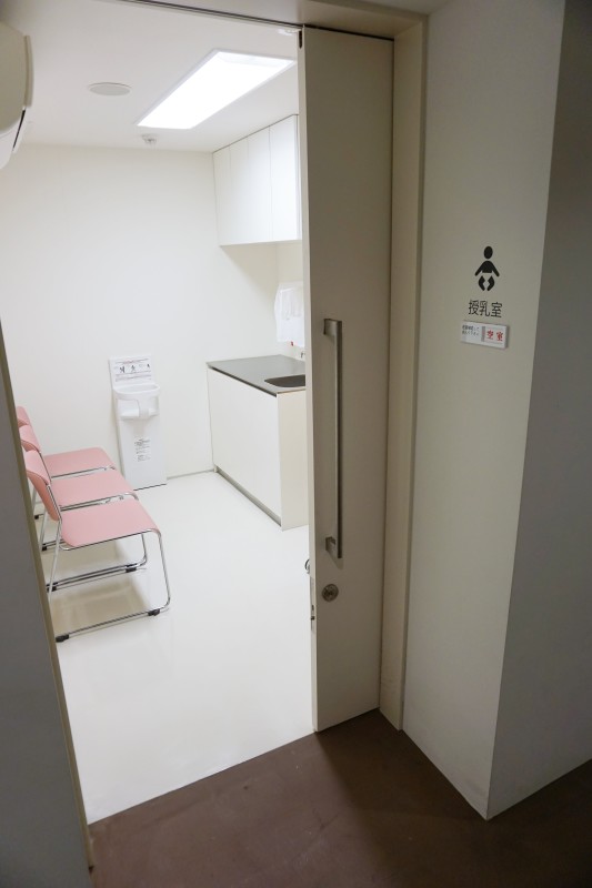授乳室入り口