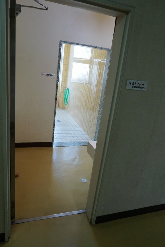 女子トイレ入り口