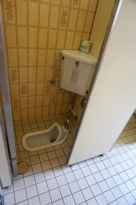 女子トイレ(和式)