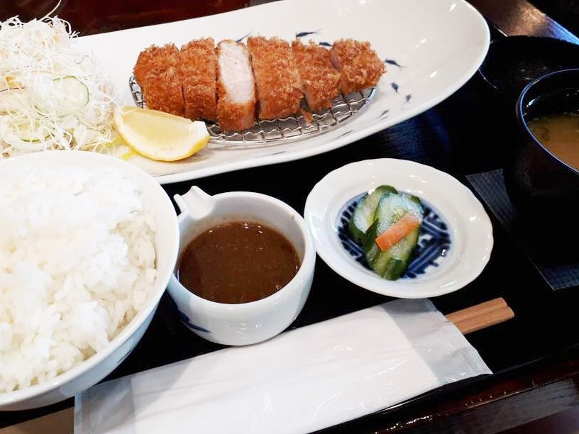 こだわりのとんかつ定食