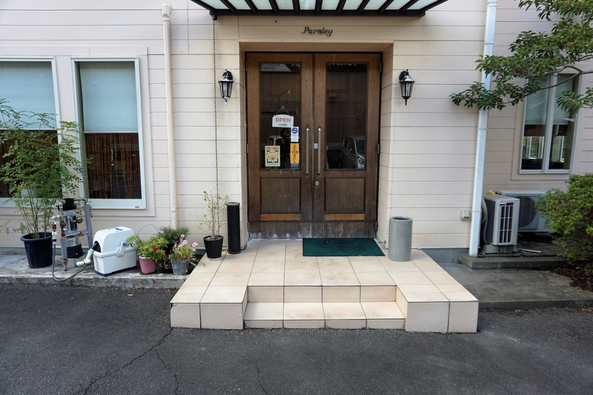 出入り口前の段差