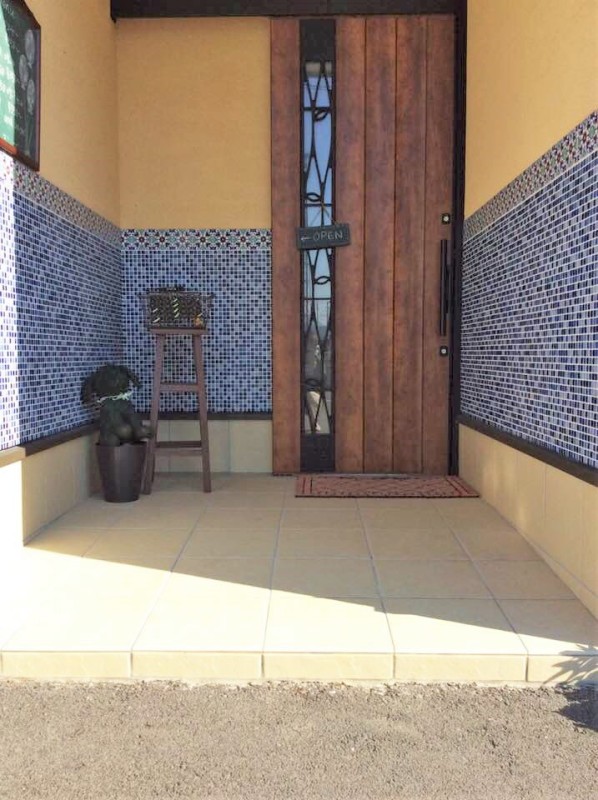 5センチほどの段差1段あり