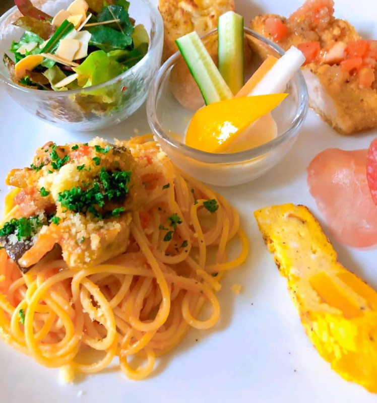 プレートランチはボリュームたっぷり、お子様とのシェアにもおすすめです☆