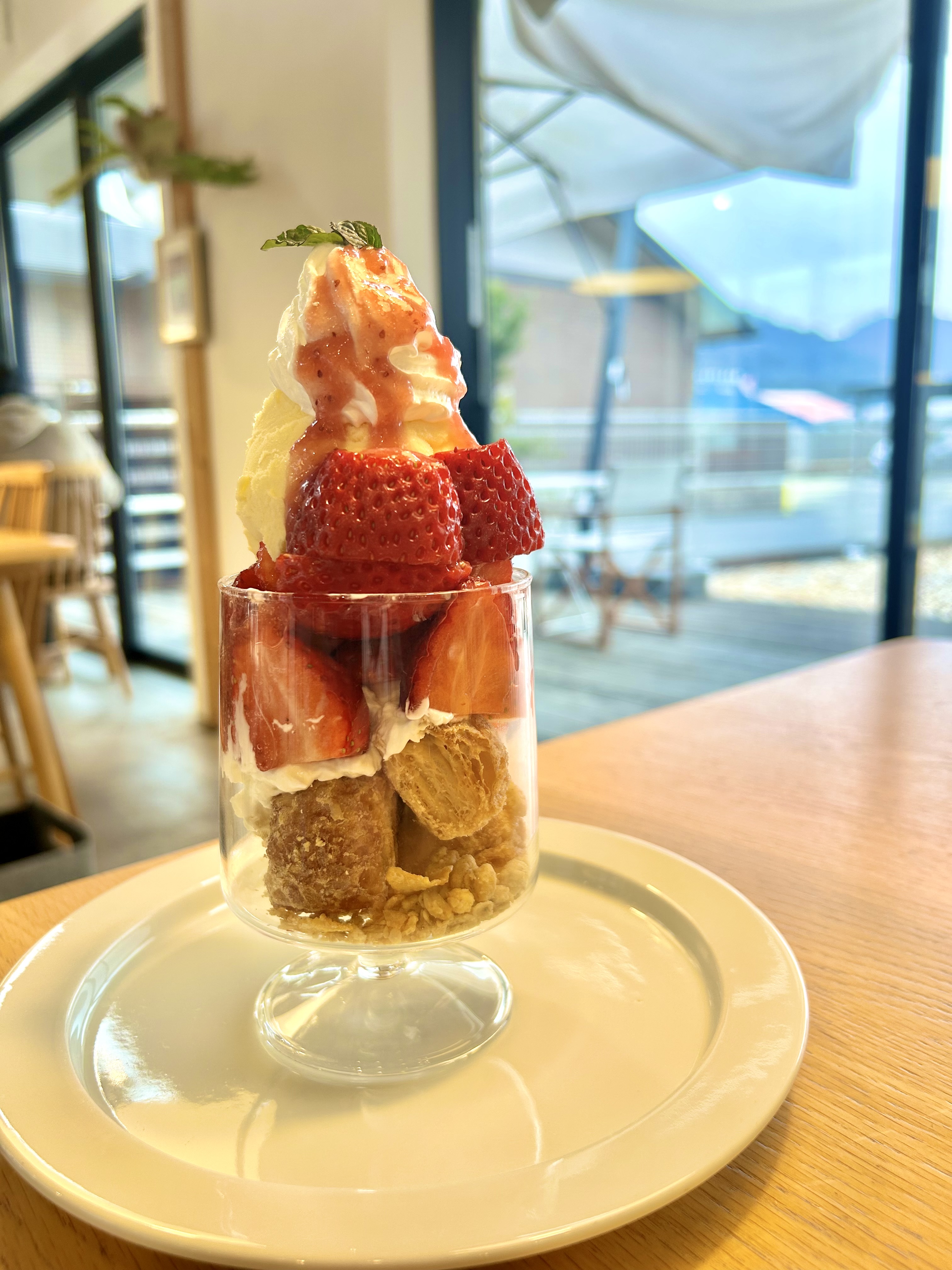 いちごさんゴロゴロパフェ（期間限定）