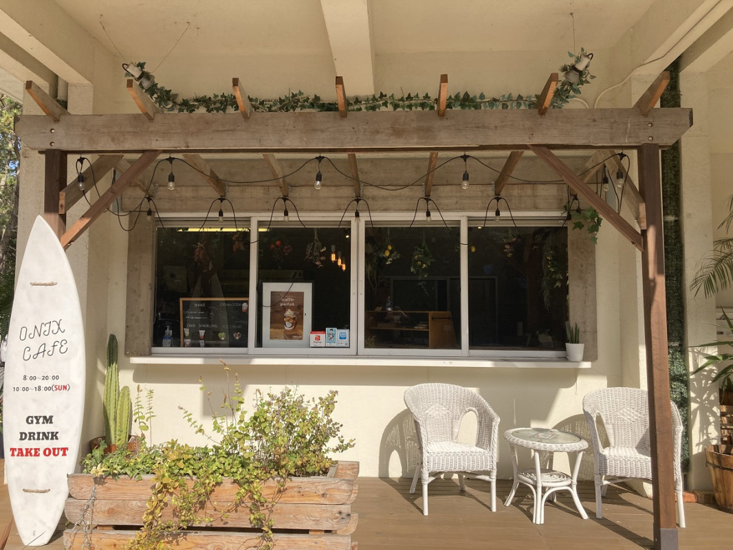 店の外にてテイクアウト可能