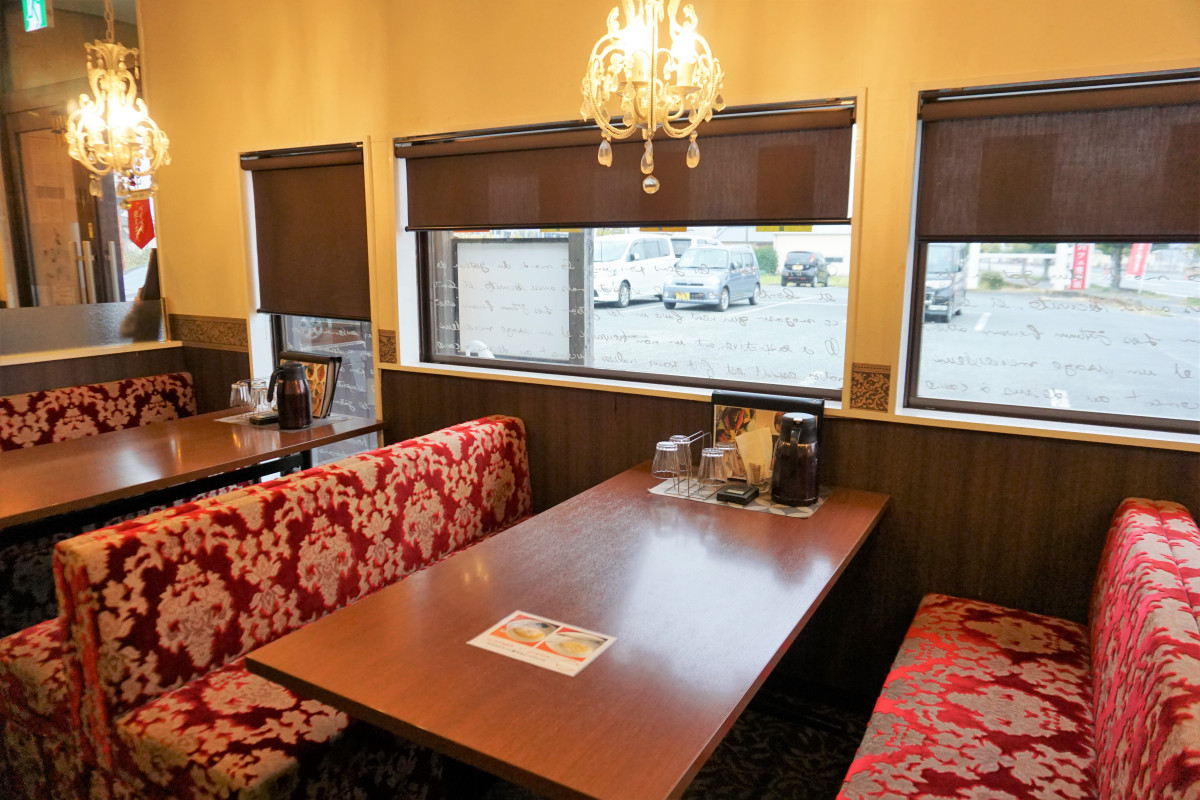 すべて固定のソファ席