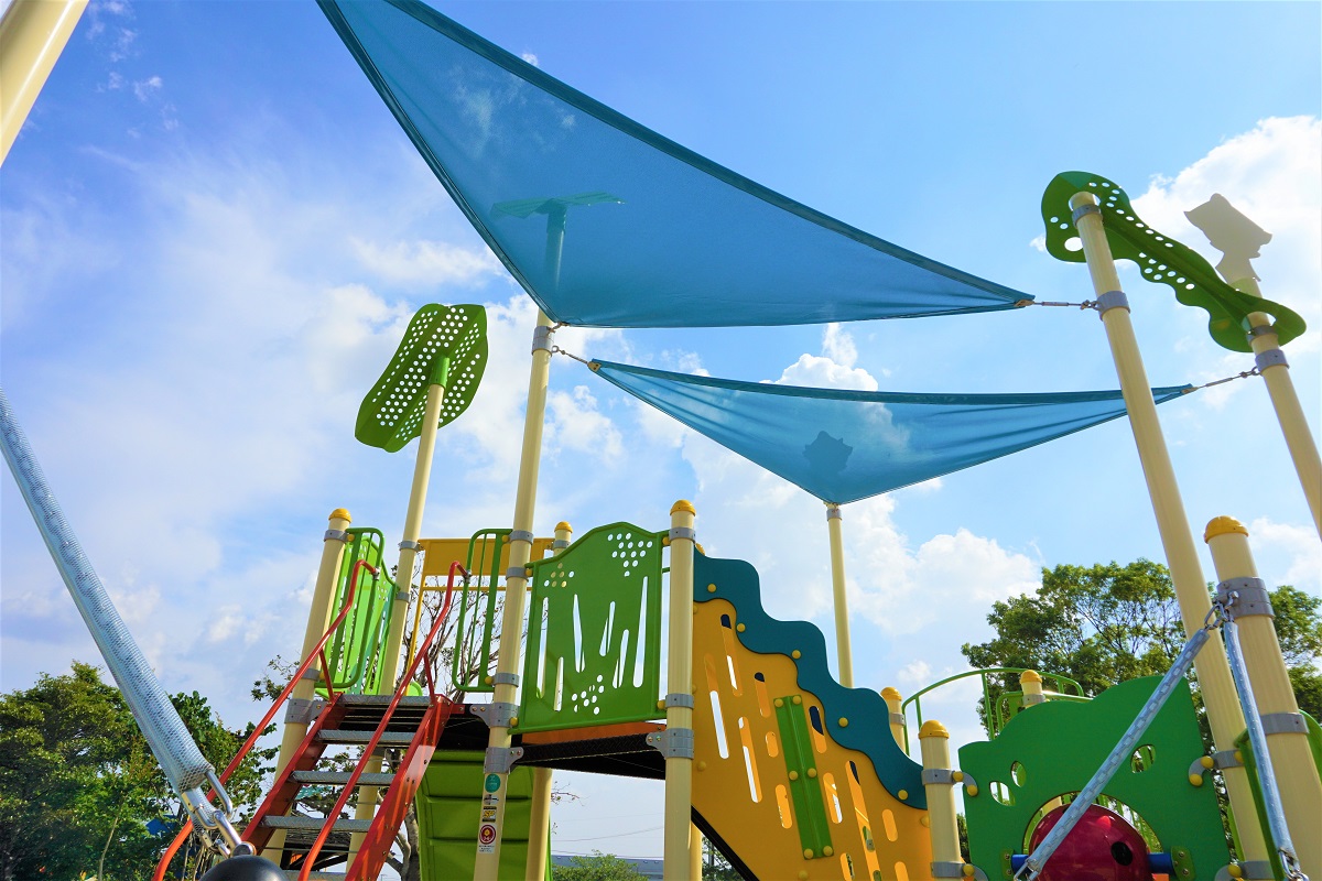 サンシェード付き遊具