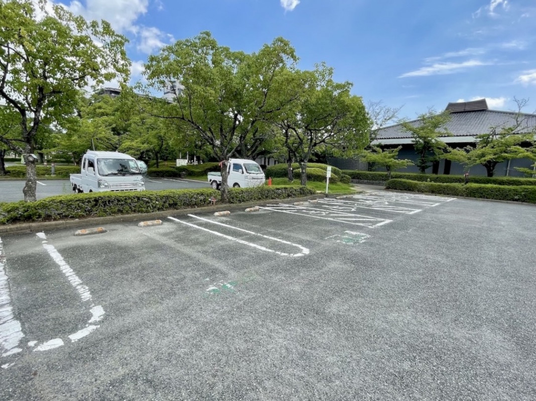 西側駐車場_身体障害者用駐車場