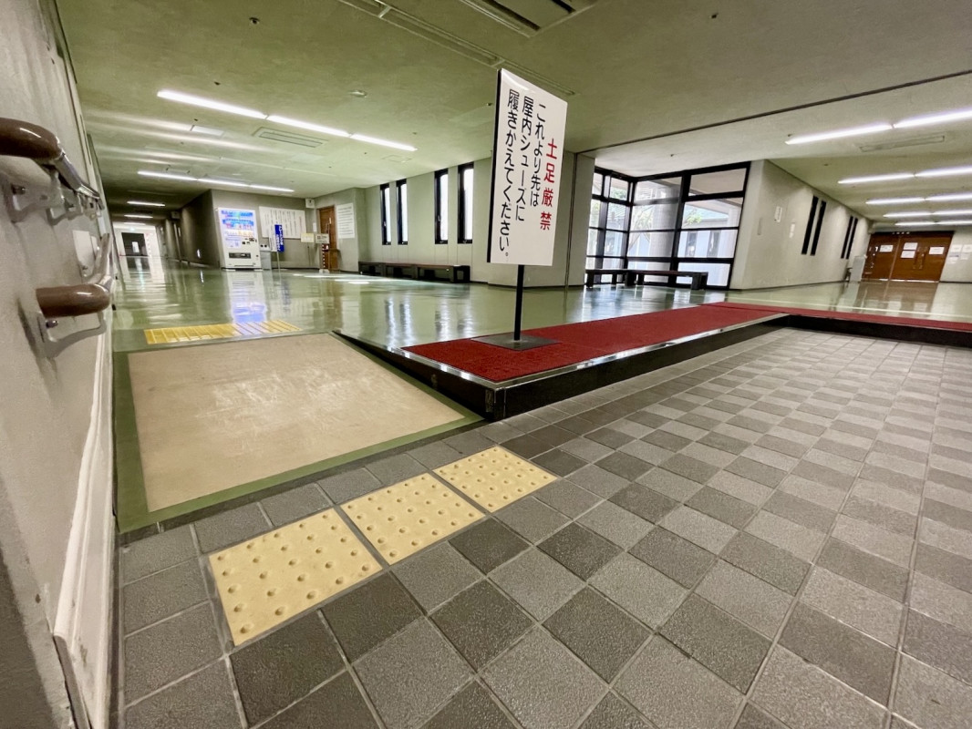 トレーニング室、小競技場、体操場入り口(南側)2