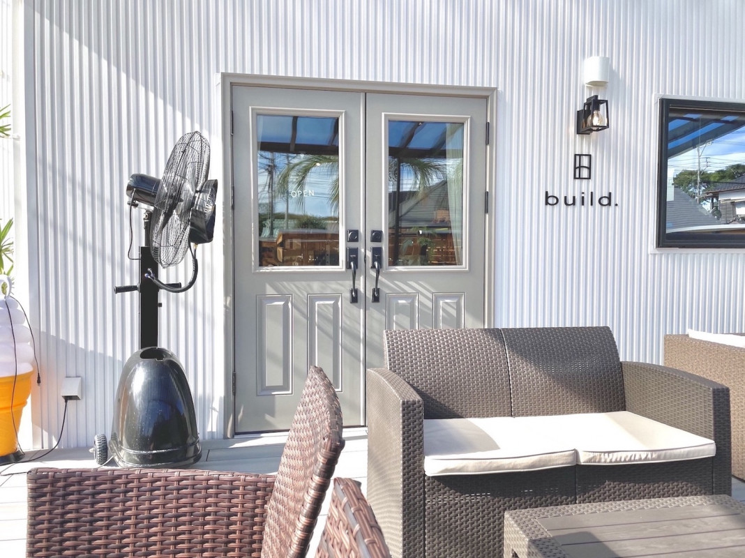 テラス席側入口