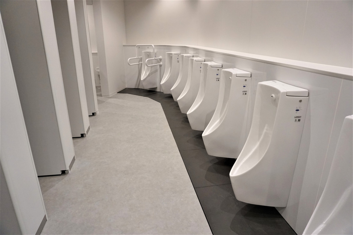 男性用トイレ