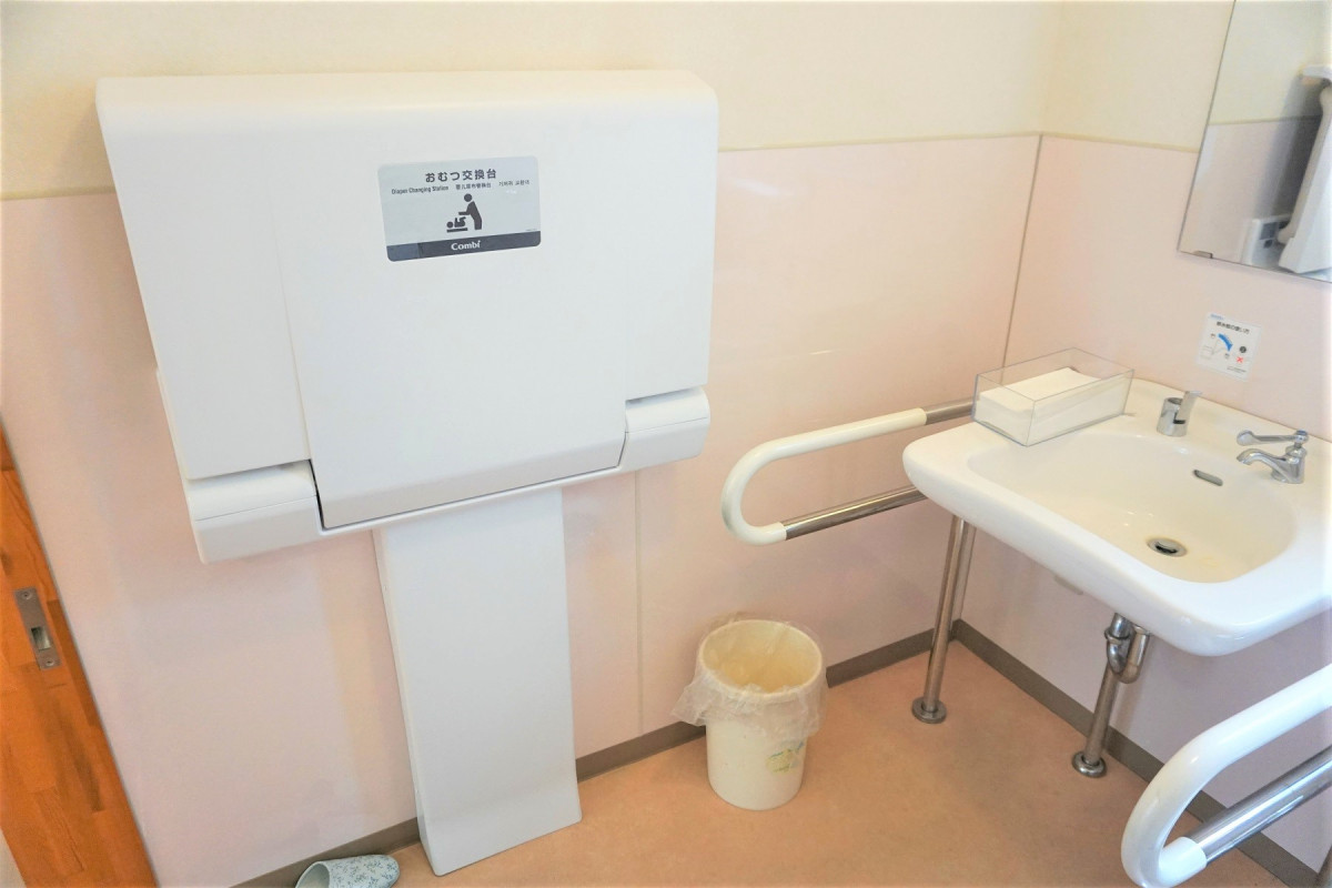 おむつ交換台