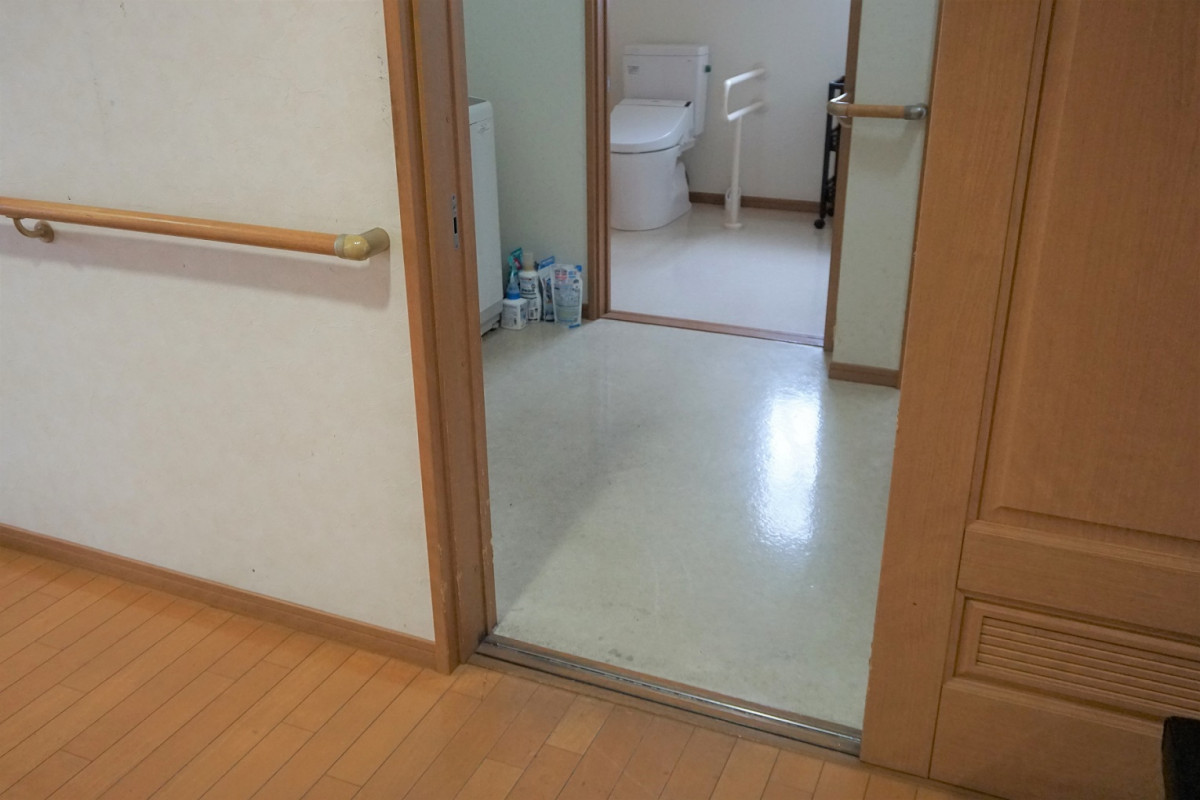 車いす用トイレまでフラットです