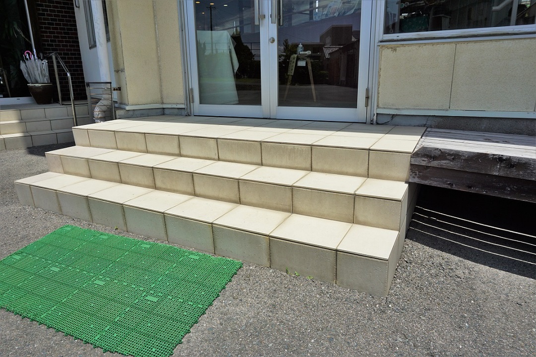 20センチ程の段差が3段あります