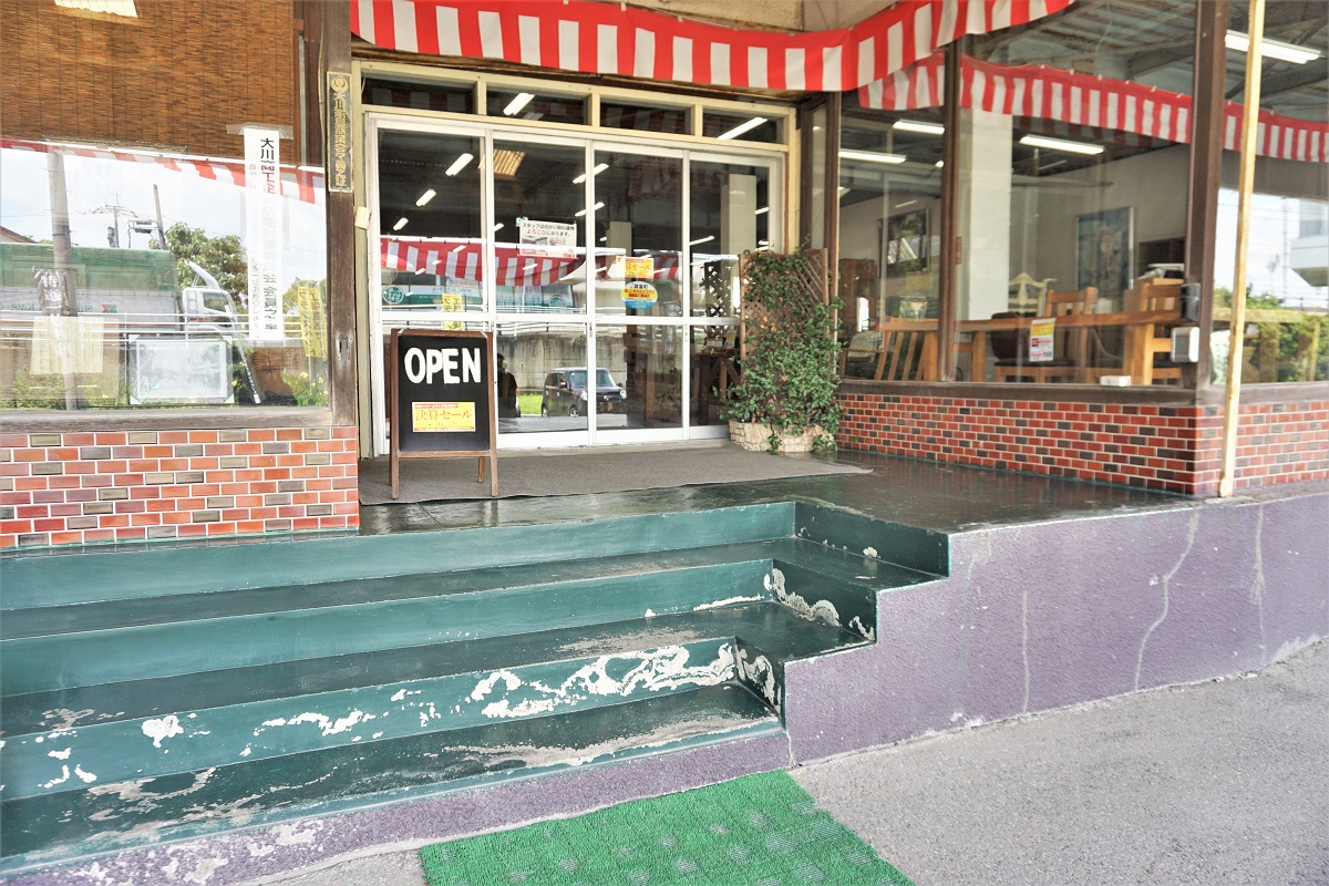 大型展示場の出入口