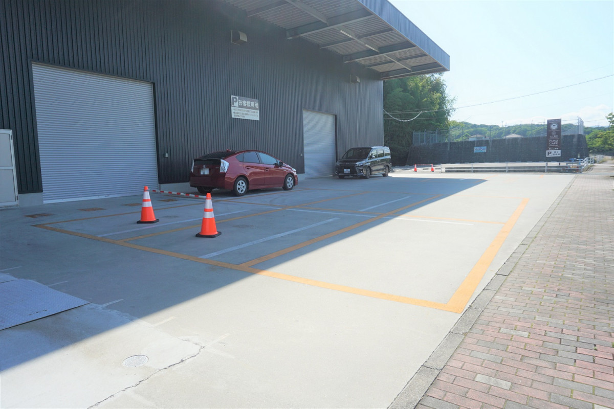 店舗北側駐車場