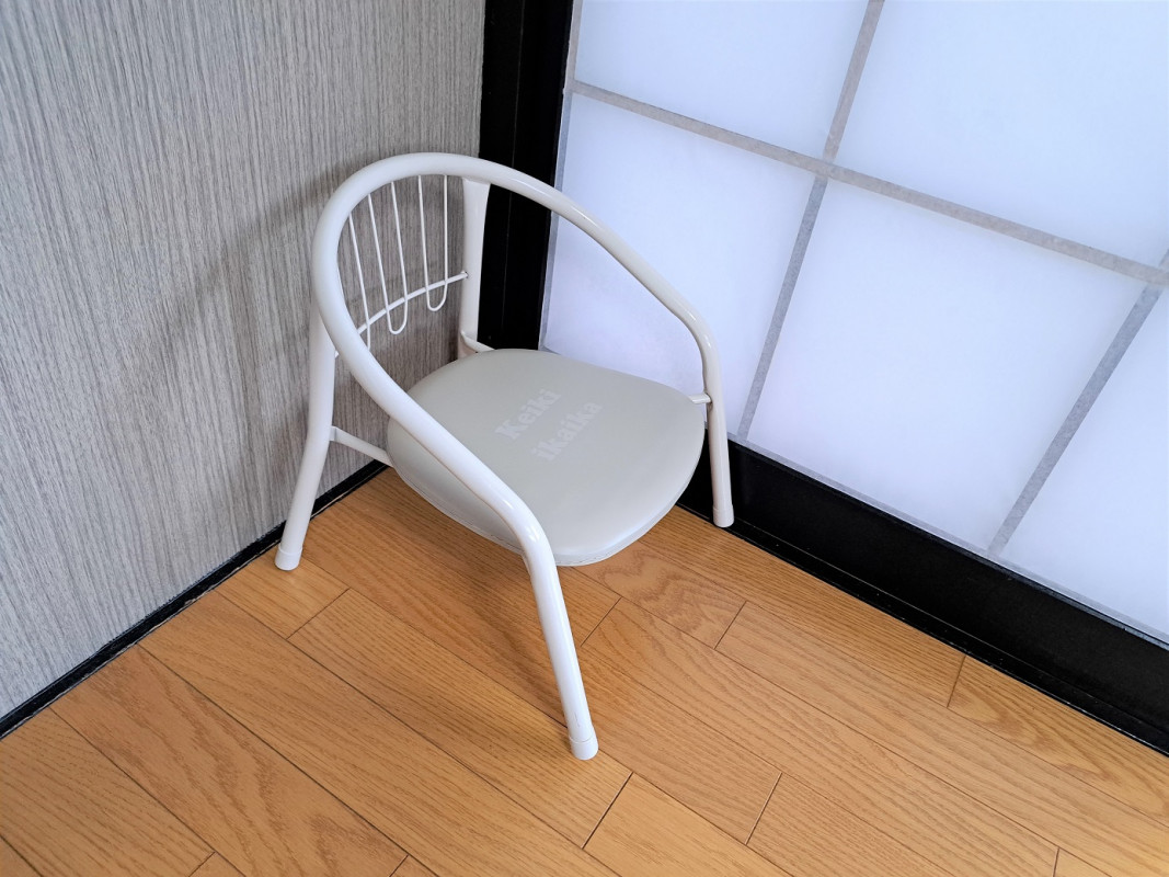 座敷用子供椅子あります