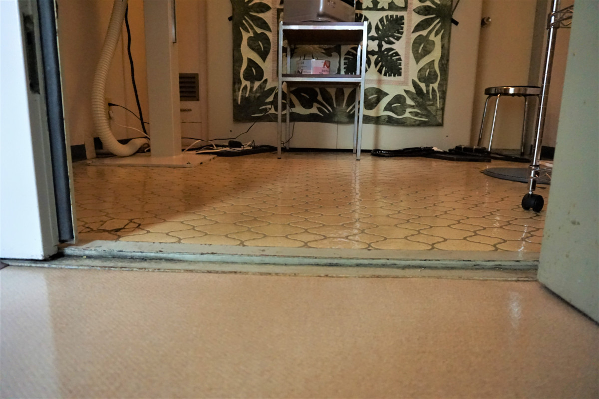 レントゲン室②(5cm程度の段差あり)