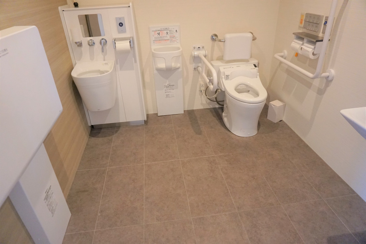 オスメイト・ベビーキープ・おむつ替えシートあります