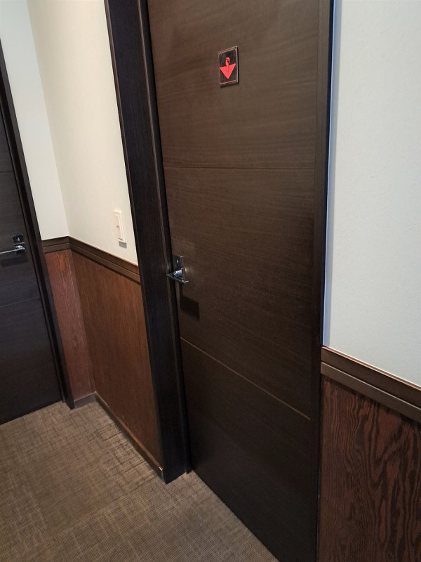 女性用トイレ入り口