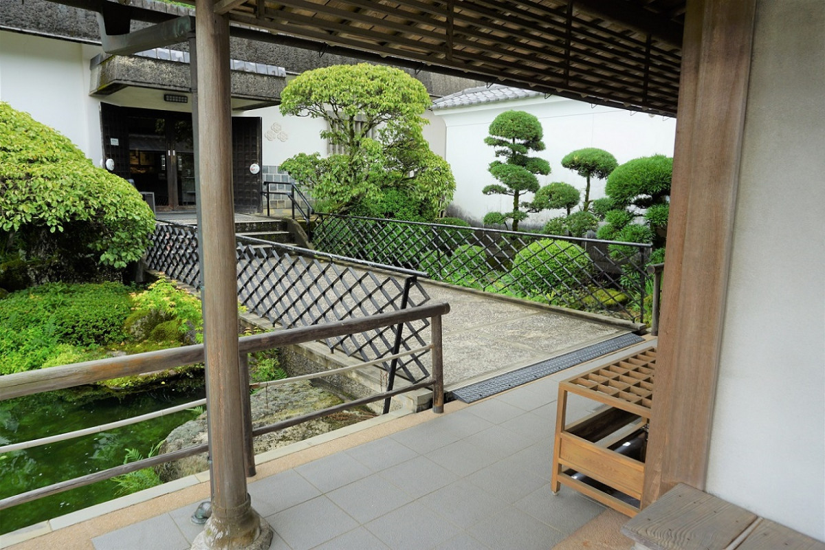 古陶磁参考館への通路