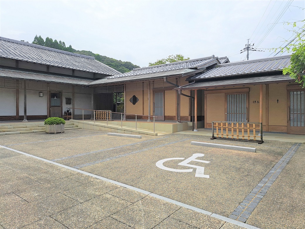 身障者用駐車場