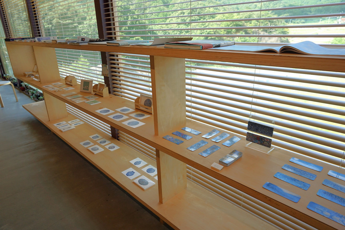 ショップでご購入できます