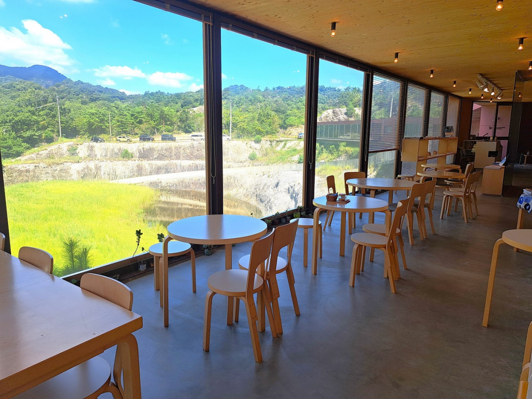 窓からの眺めもお楽しみください☺