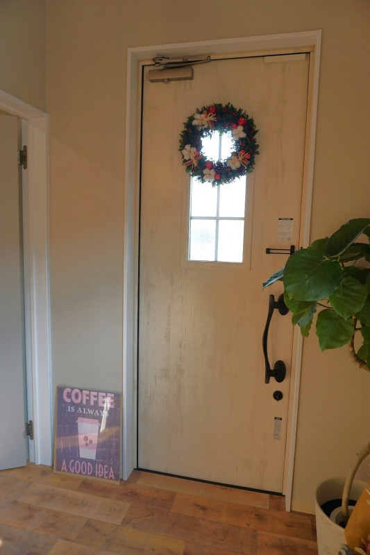 店内から見た出入口