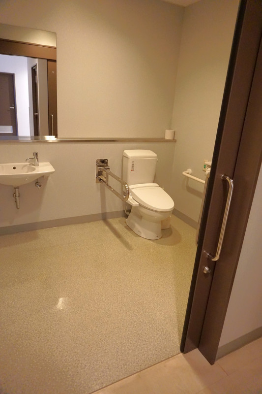 車いす対応トイレ