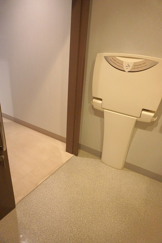 おむつ替えシート(体重15キロ以下、生後1か月から2歳半まで)