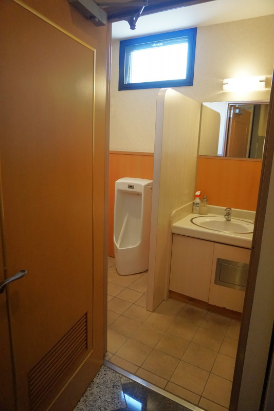 男性用トイレ②