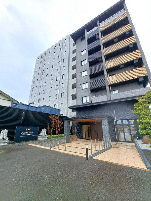 別館玄関（武雄温泉駅側）