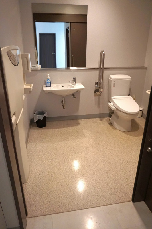 車いす対応トイレ