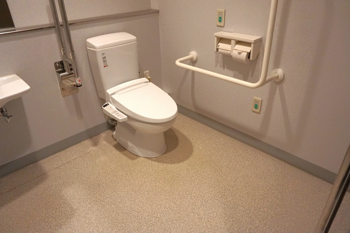 車いす対応トイレ