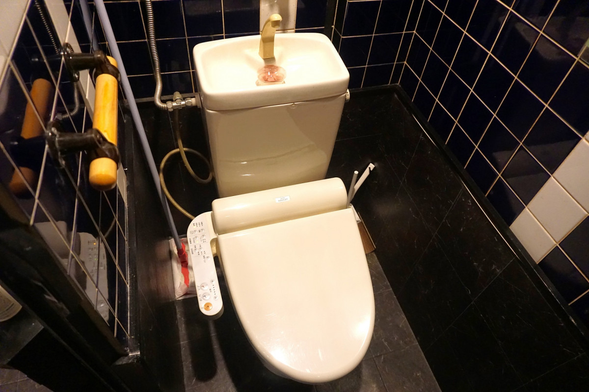 トイレ内手すり