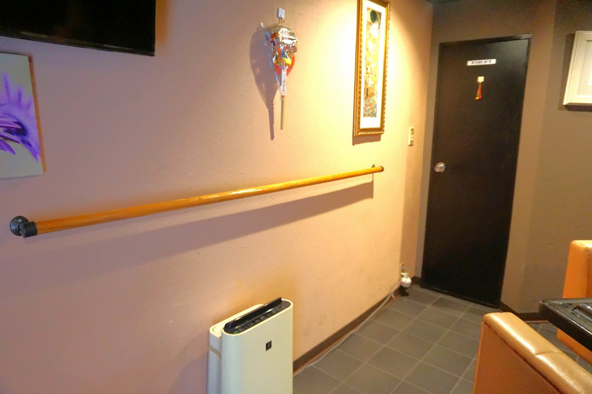 店内に手すり