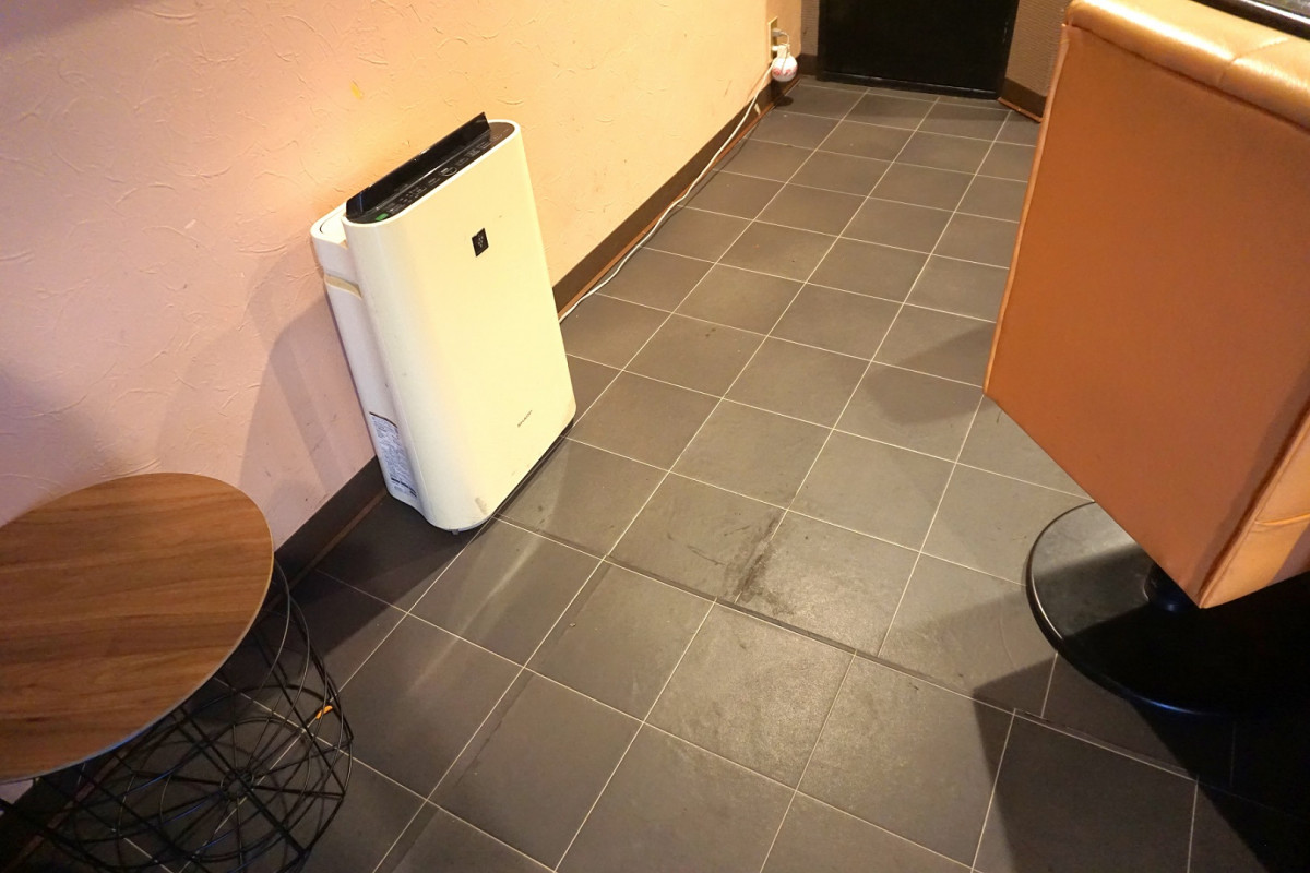 転倒しにくいフロア