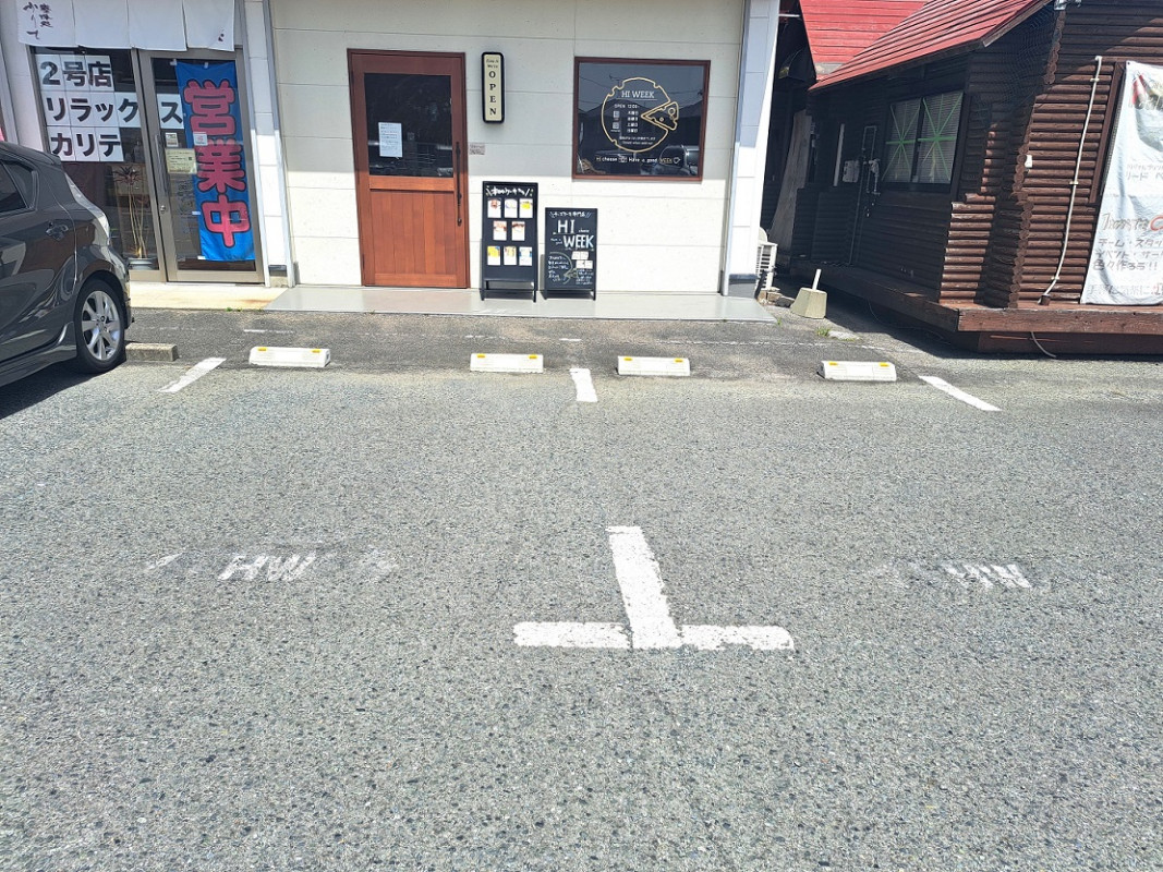 店舗前駐車場