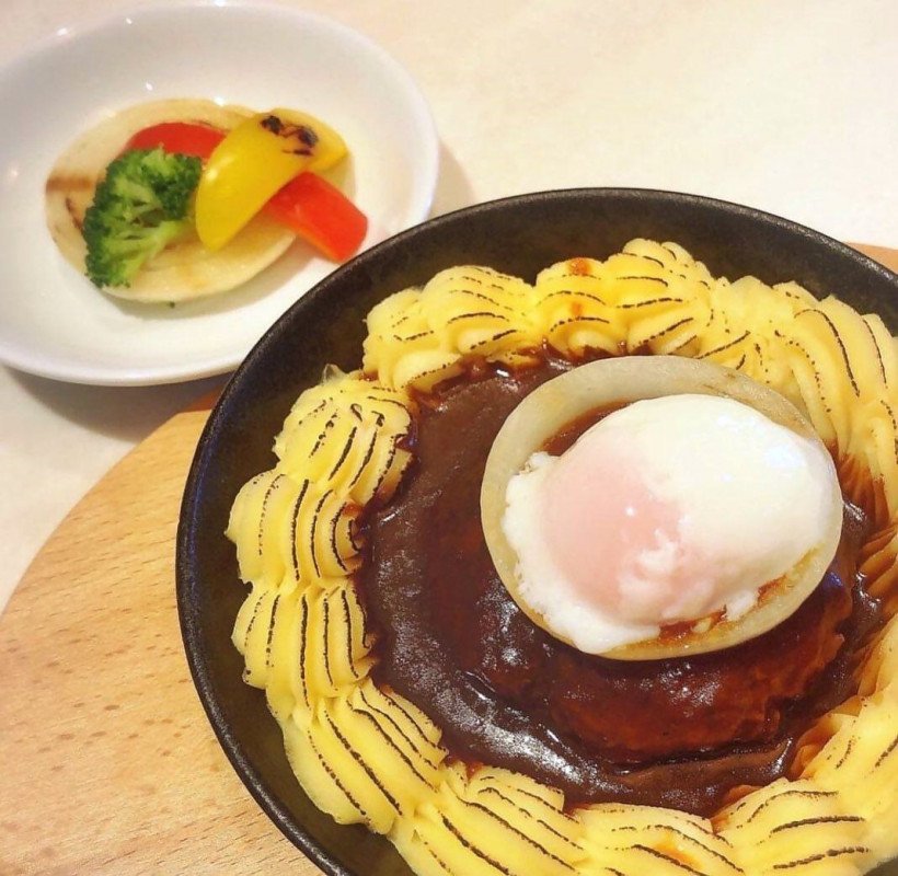 特製鉄鍋ハンバーグ